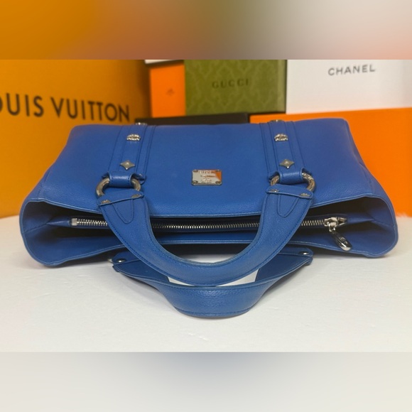 Auth MCM Like NEW! Royal Blue Leather Shoulder Bag - Picture 12 of 17